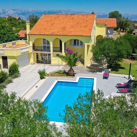 Lovely Holiday Home In Policnik With Private Pool Exteriör bild