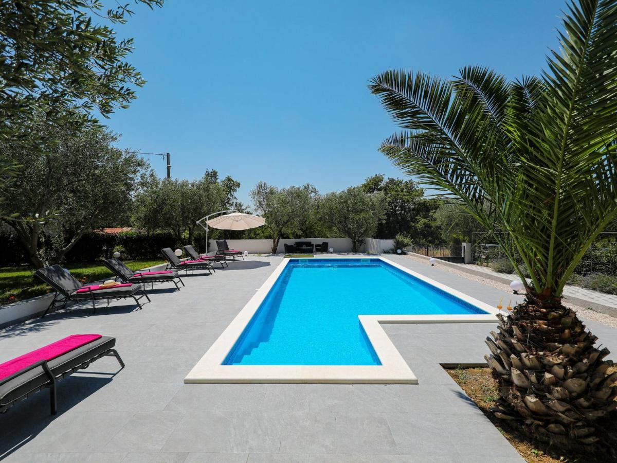 Lovely Holiday Home In Policnik With Private Pool Exteriör bild