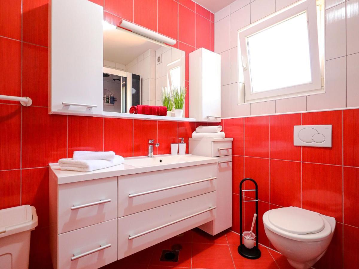 Lovely Holiday Home In Policnik With Private Pool Exteriör bild