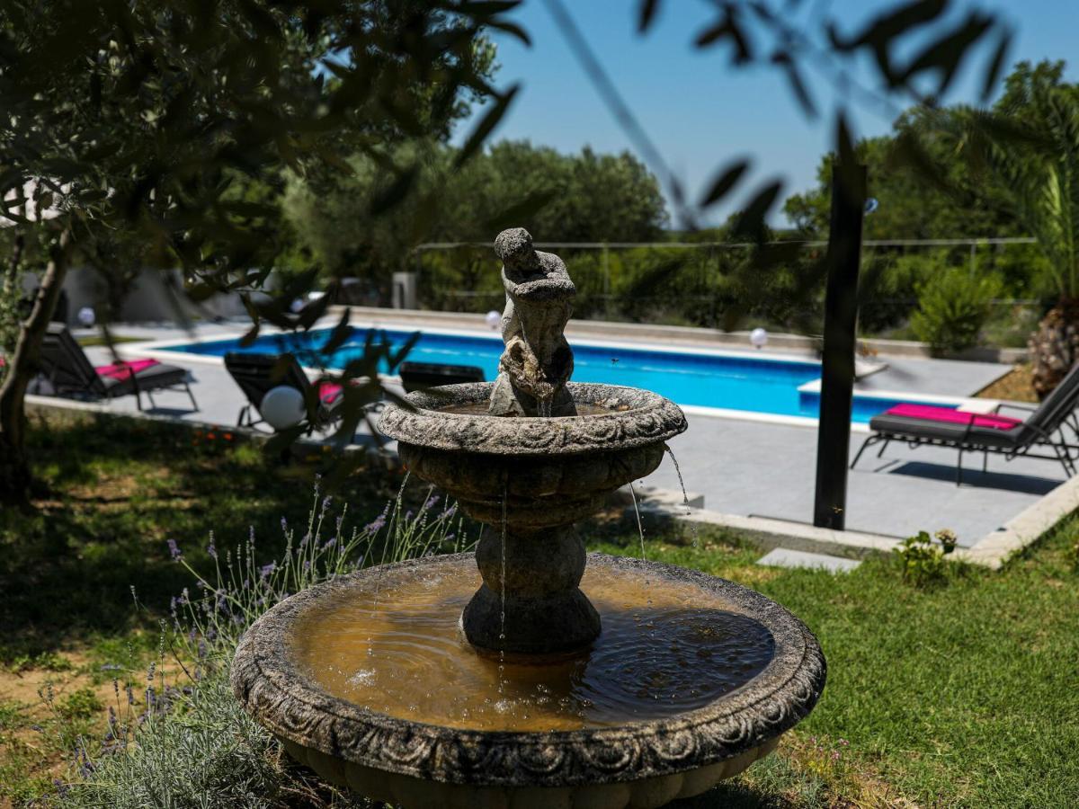 Lovely Holiday Home In Policnik With Private Pool Exteriör bild