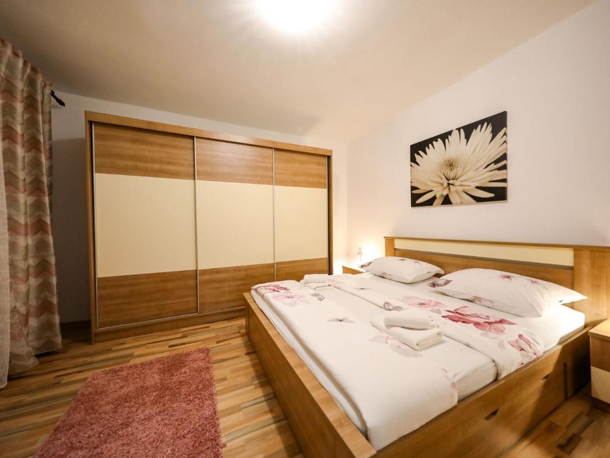 Lovely Holiday Home In Policnik With Private Pool Exteriör bild