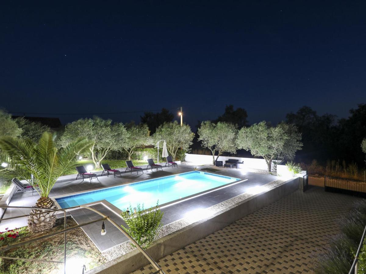 Lovely Holiday Home In Policnik With Private Pool Exteriör bild