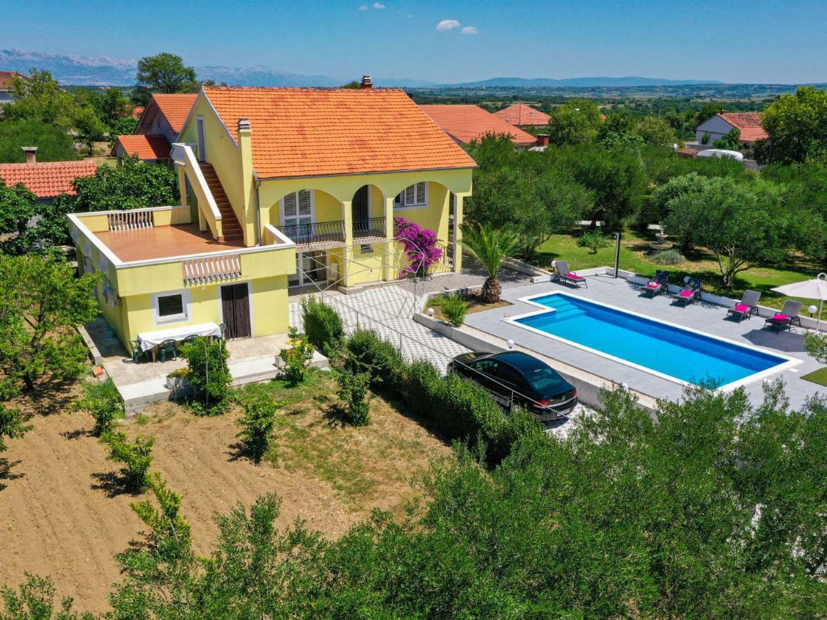 Lovely Holiday Home In Policnik With Private Pool Exteriör bild